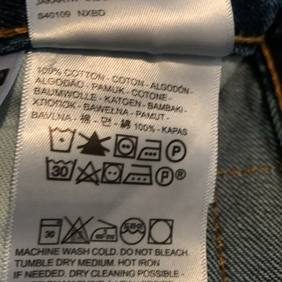 Like new Levi’s - Picture 7 of 10